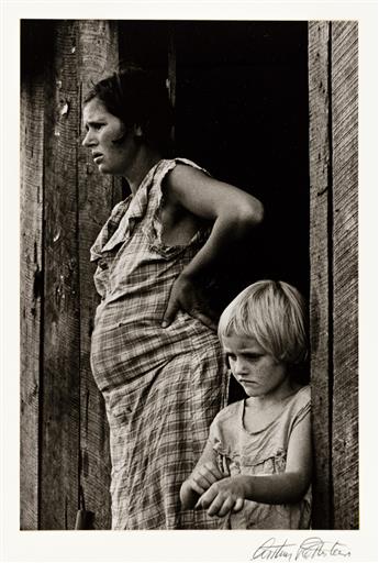 ARTHUR ROTHSTEIN (1915-1985) A portfolio of 8 photographs entitled Arthur Rothstein.